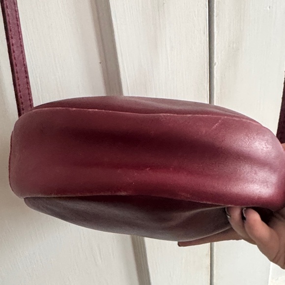 Portland Leather Round Burgundy Leather Crossbody Bag - Picture 7 of 7